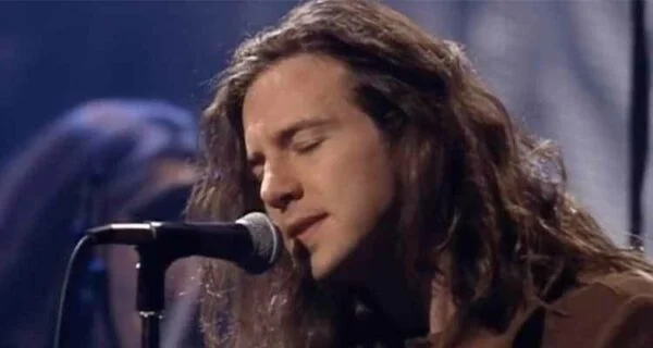 Black de Pearl Jam una de las canciones mas tristes del Grunge «Black» de Pearl Jam, una de las canciones más tristes del Grunge