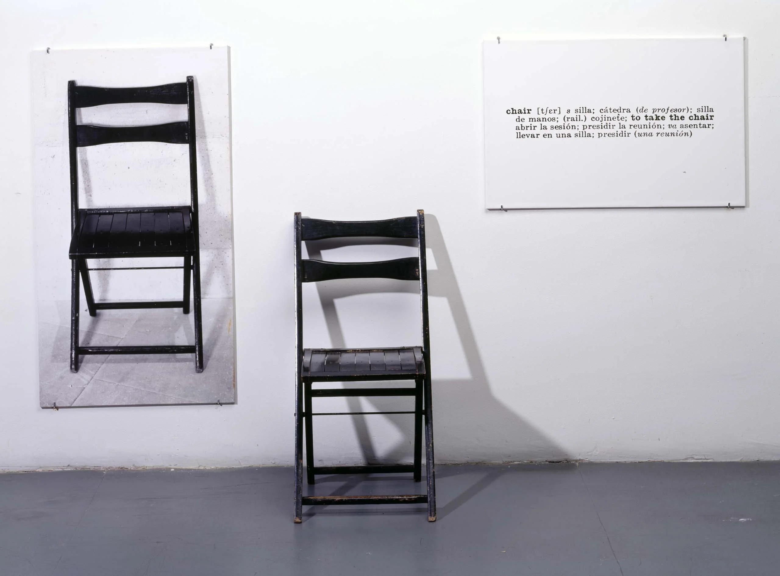Obra Una y tres sillas de Joseph Kosuth Obra Una y tres sillas de Joseph Kosuth